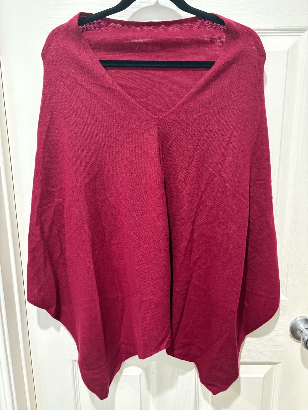 Womenโs Cashmere V-Neck Poncho Sweater - Red
